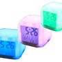часы квадратик с термометром меняющие цвет